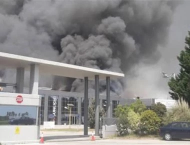 Εν αναμονή των οριστικών μετρήσεων ατμοσφαιρικής ρύπανσης μετά την πυρκαγιά στο εργοστάσιο μπαταριών